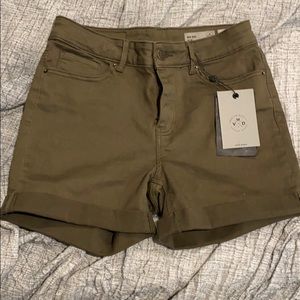 Olive green vero moda shorts